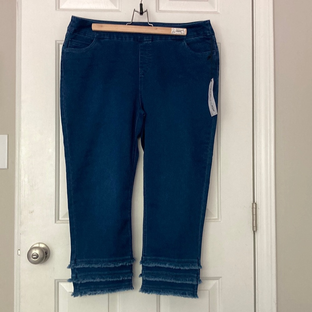 LuluB Relaxing Fun Denim Jeans-NWT